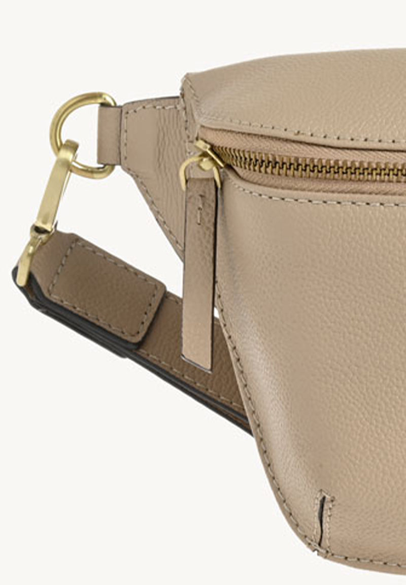 GAYA - Sac banane en cuir grainé