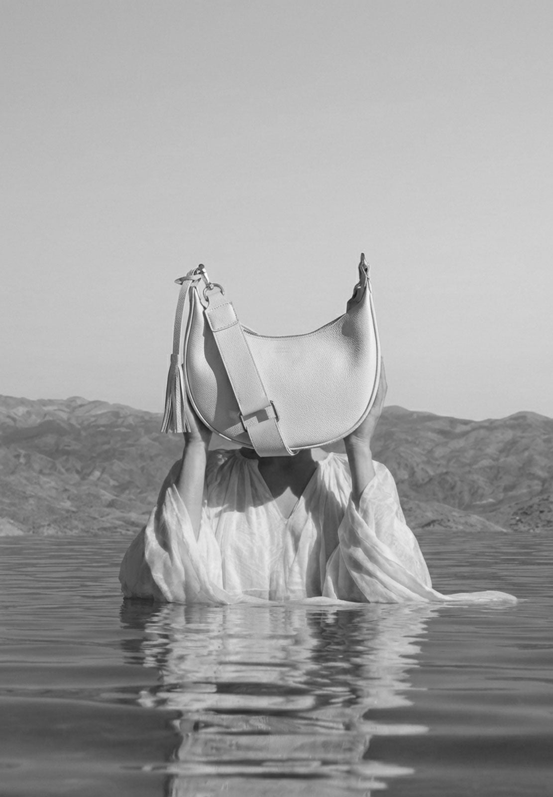 ALBANE - Sac demi lune en cuir grainé