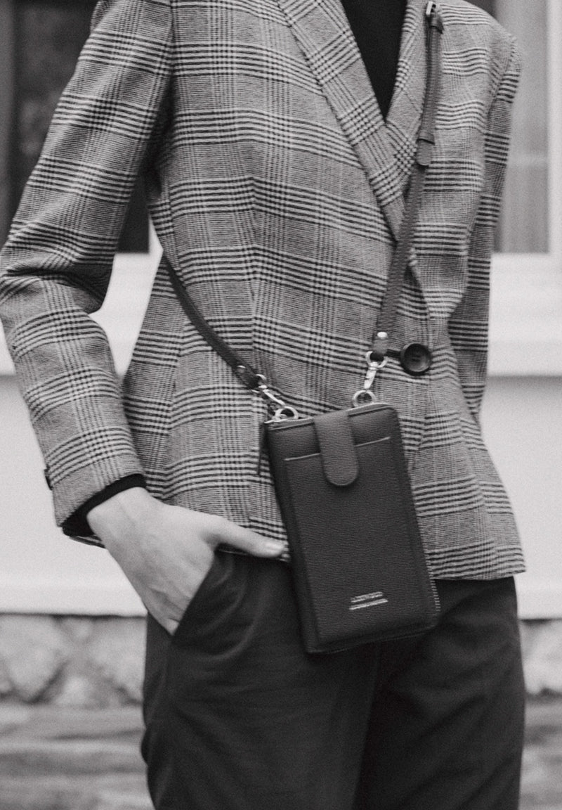 LIZ- Pochette téléphone en cuir grainé