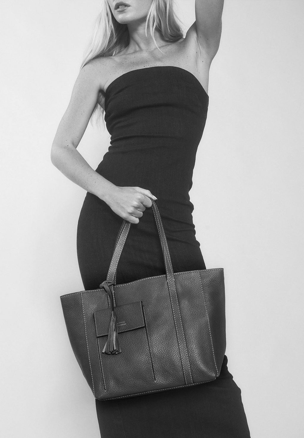 Cabas PARISIEN medium - Cuir grainé avec poche frontale