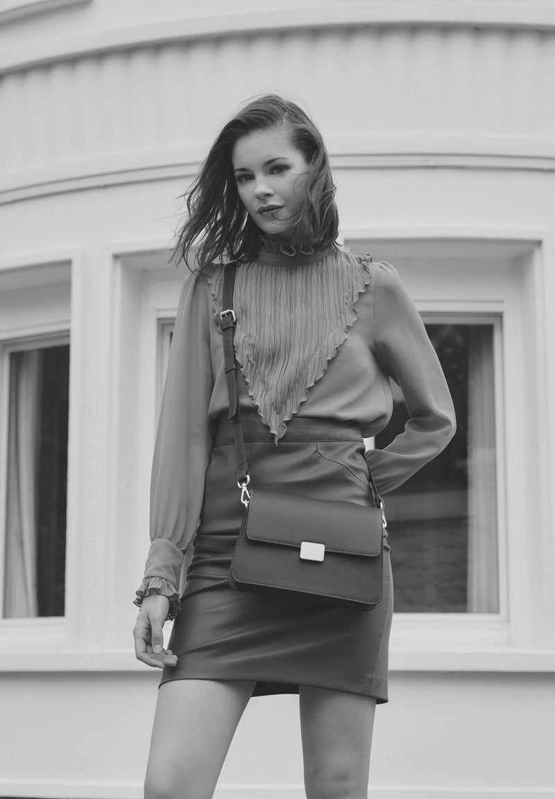 SÈVRES - Petit sac bandoulière en cuir grainé