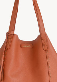 ODEON - Soft tote bag in contrasting hand-stitched grained leather