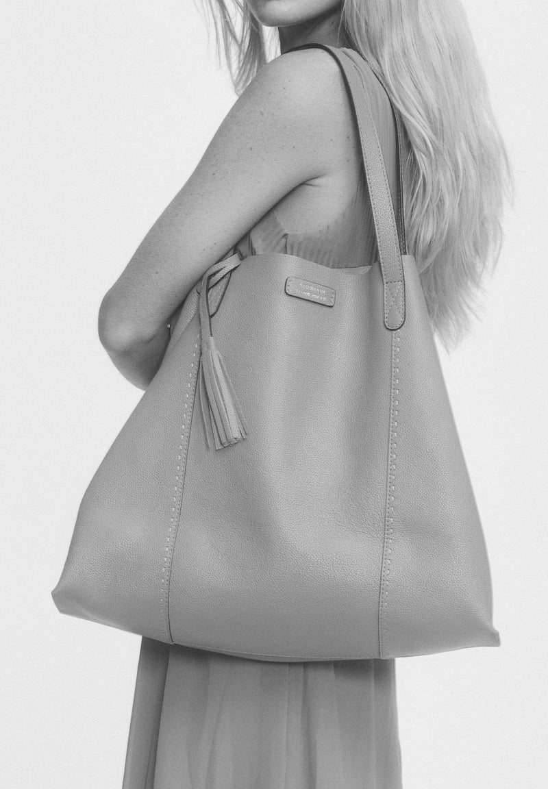 ODÉON - Soft tote bag in contrasting hand-stitched grained leather, Orange