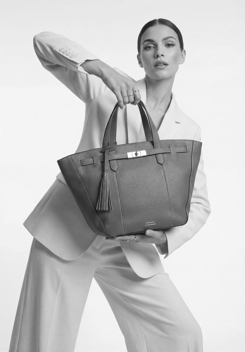 SUNDAY - Large trapezoidal bag in grained leather