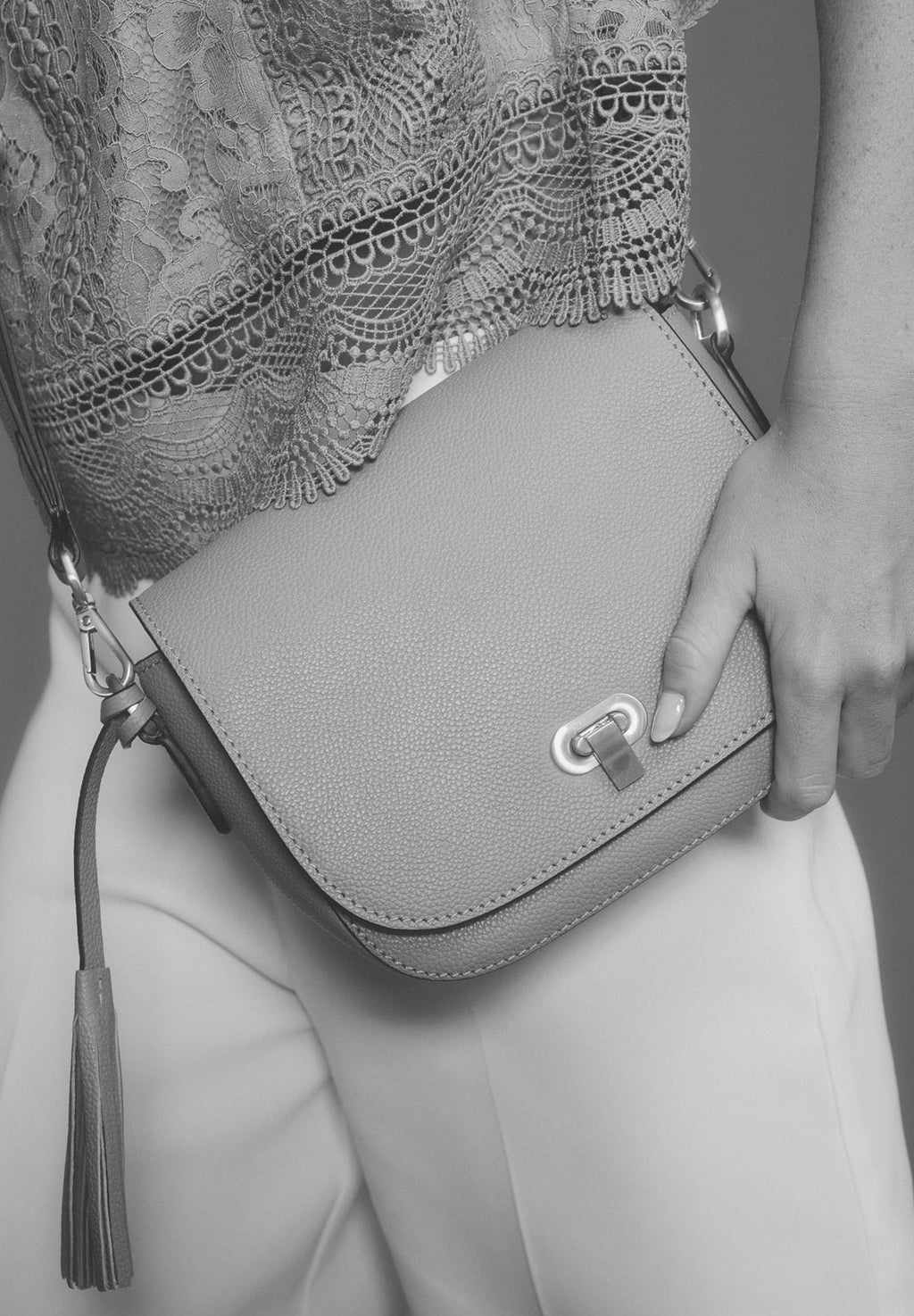 MARNIE - Sac besace en cuir grainé