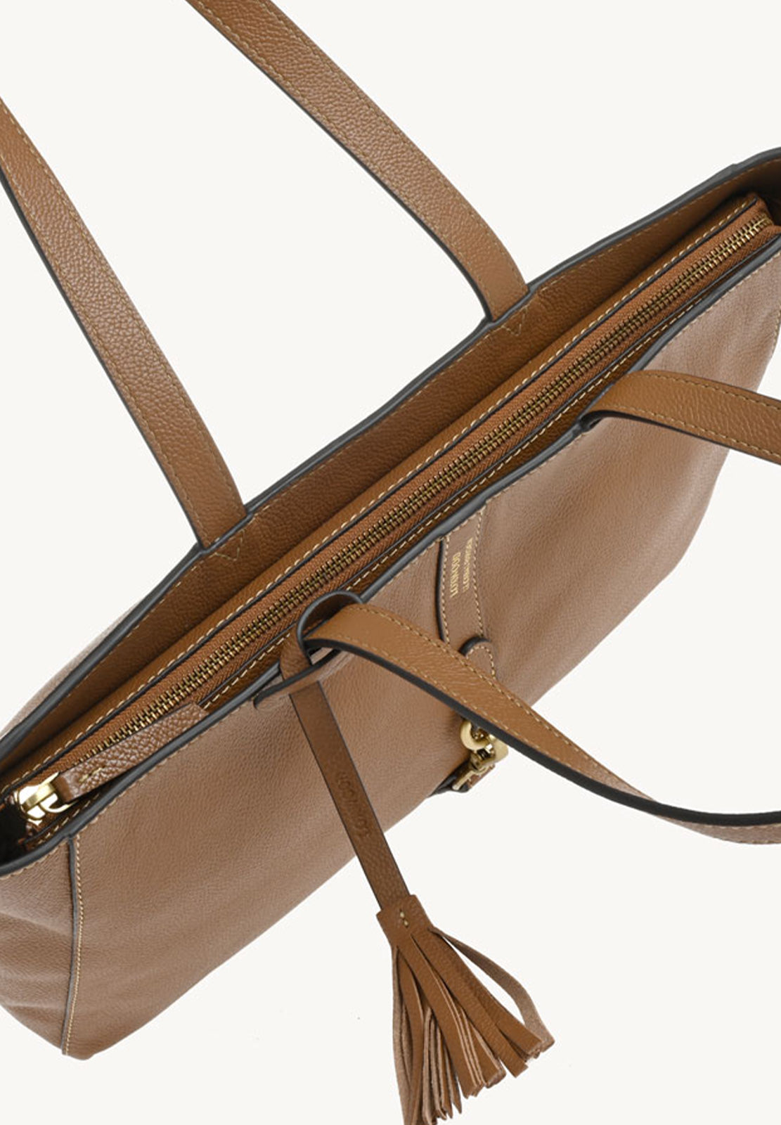 ÉNORA - Sac fourre tout en cuir grainé avec mousqueton Brandy