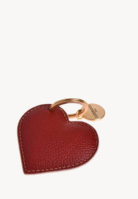 Heart-shaped keychain - Grained leather with medal