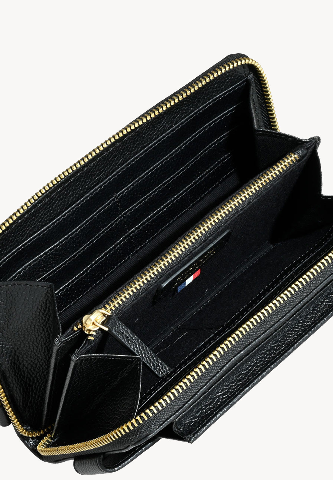 LIZ- Grained leather phone pouch