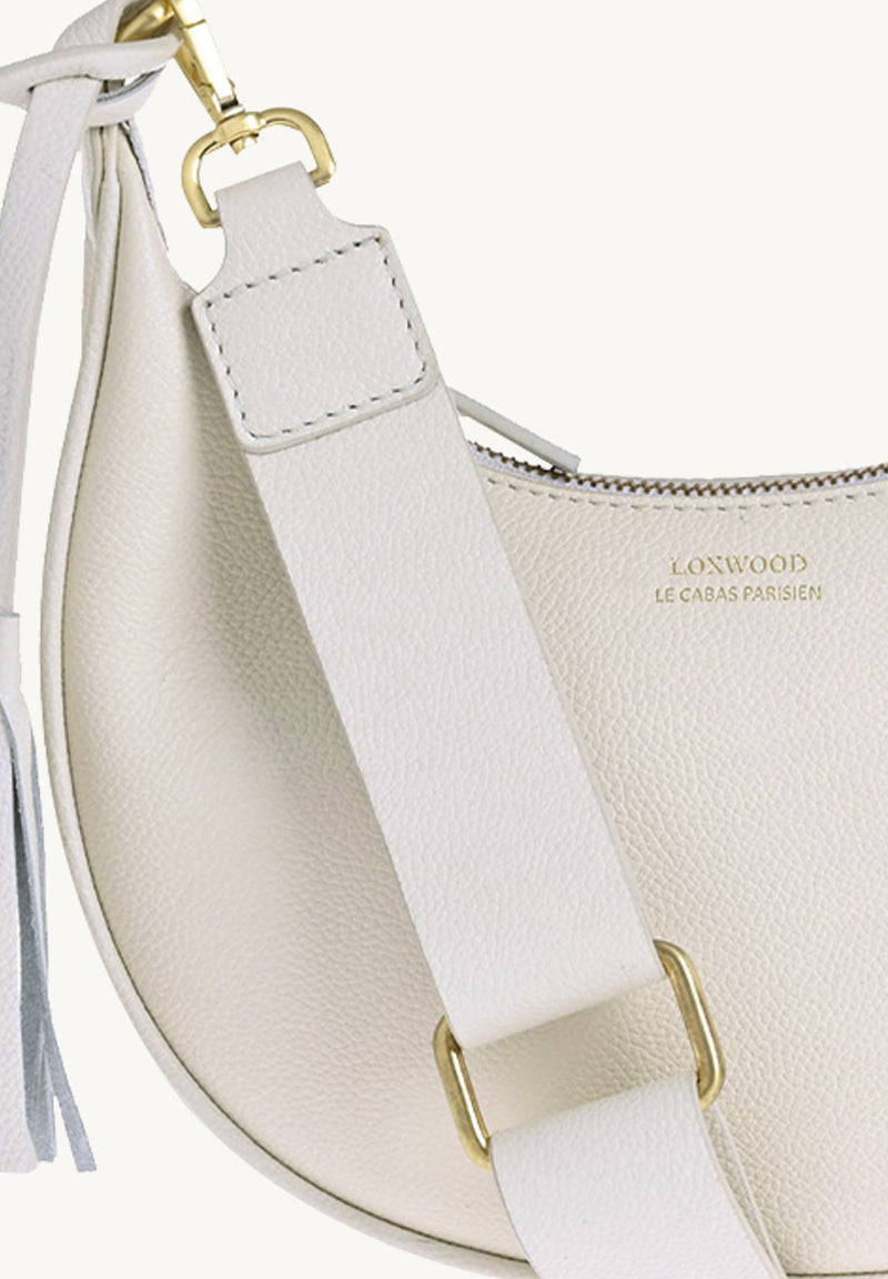 ALBANE - Sac demi lune en cuir grainé couleur craie