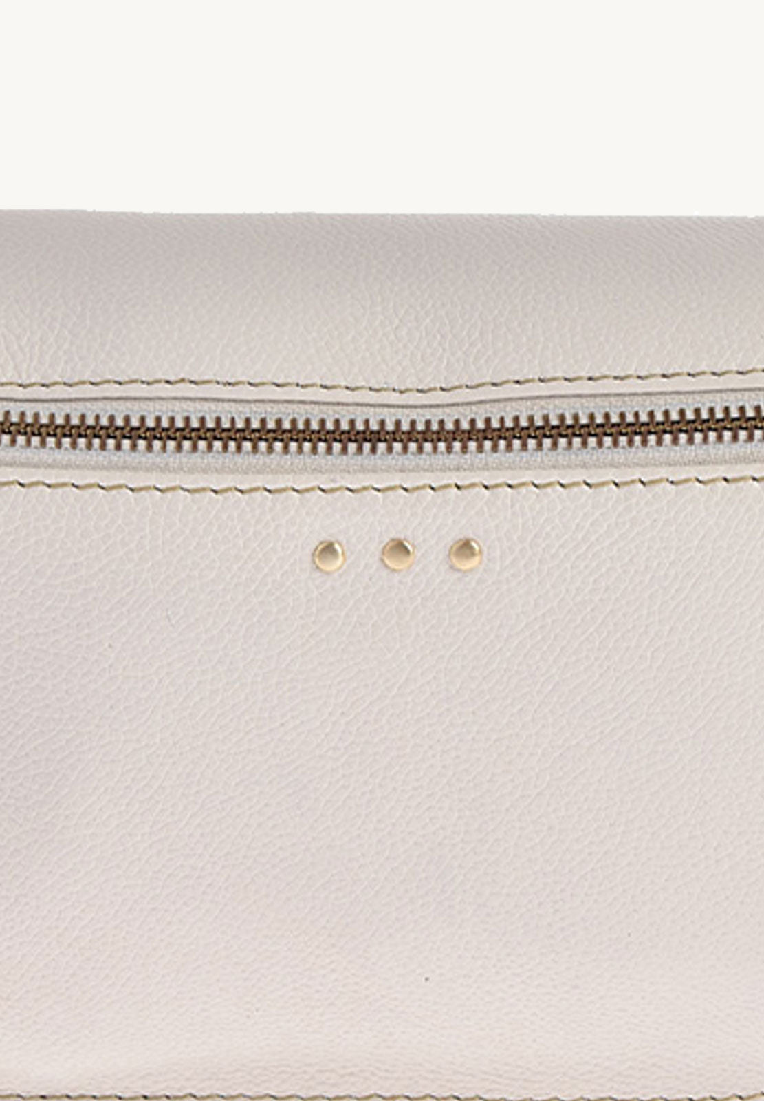 GAYA - Sac banane en cuir grainé couleur Craie